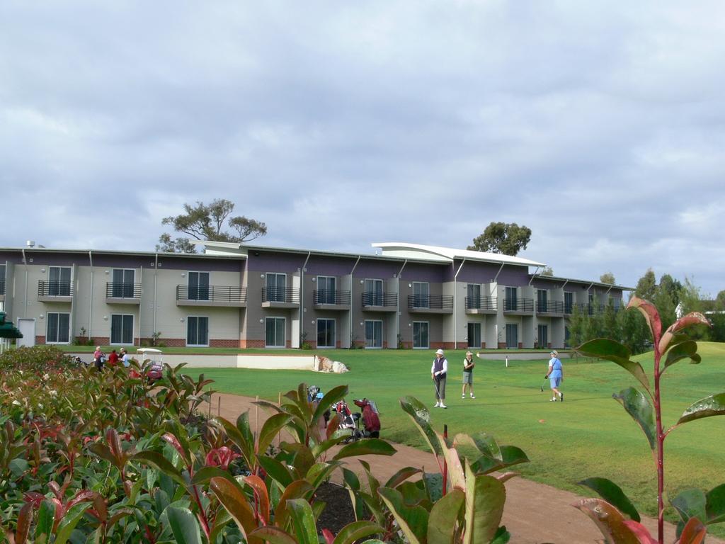 Motel Springs Shoalhaven Nowra Exterior foto